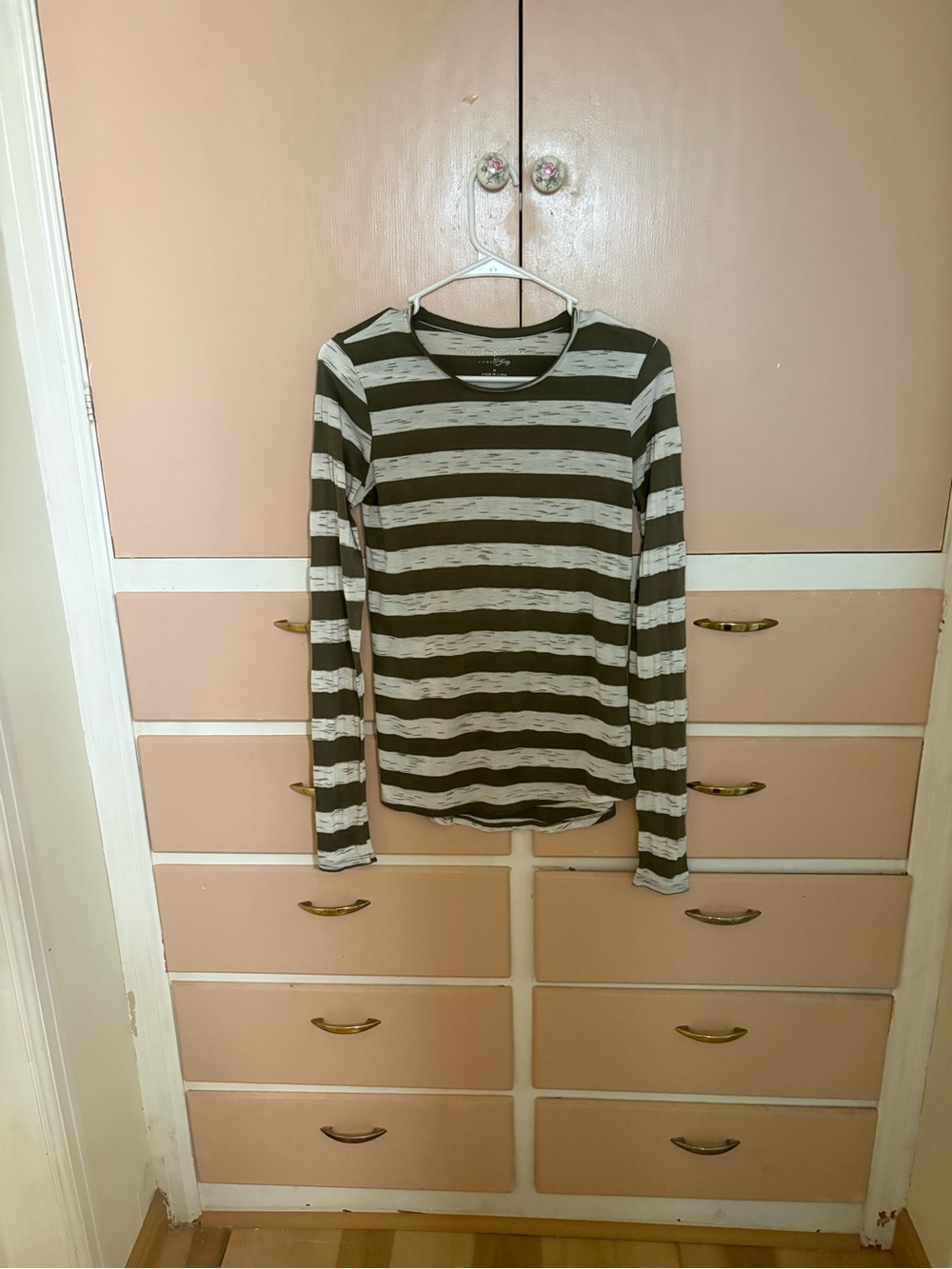 Como Vintage Olive and Cream Striped Long Sleeve Tee